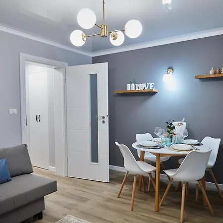 Antonia Park Mall Apartment